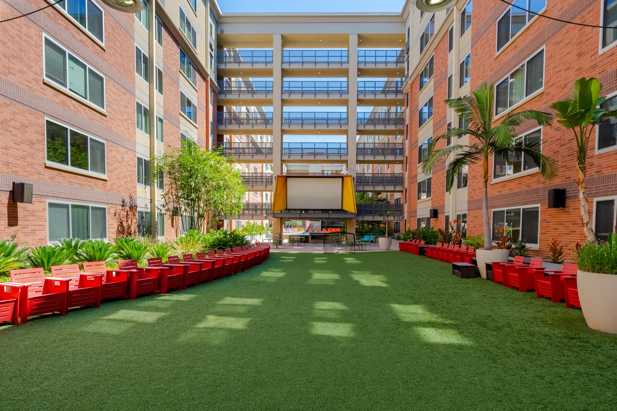 50-web-or-mls-DSC08892-HDR outdoor courtyard