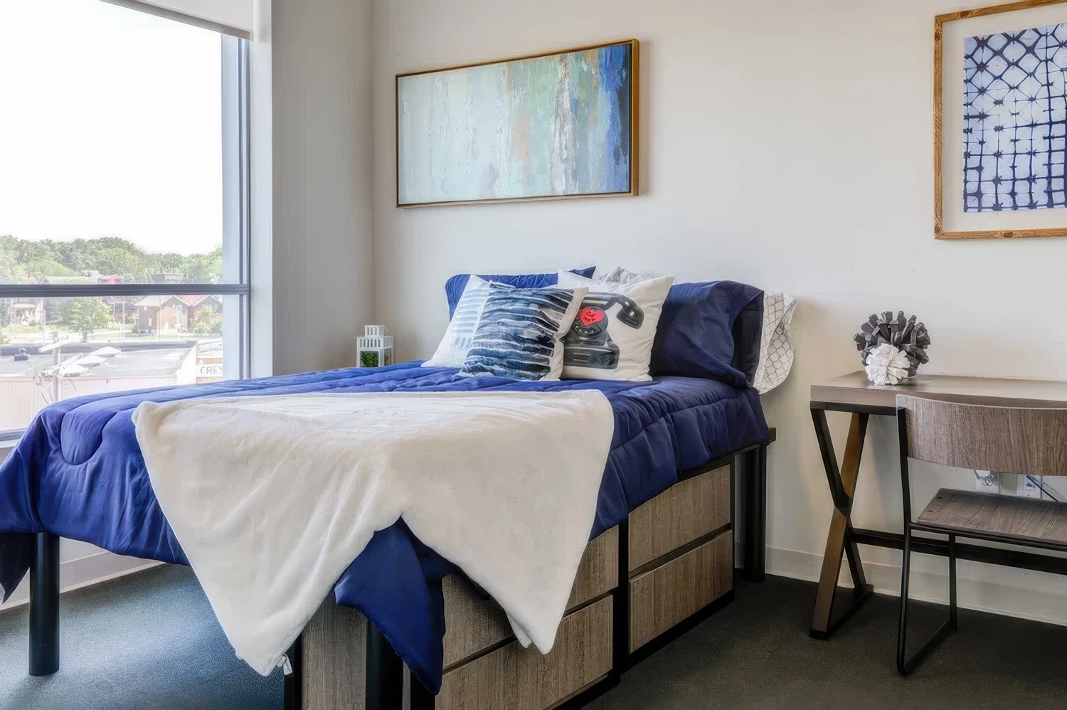 Everly bedroom1